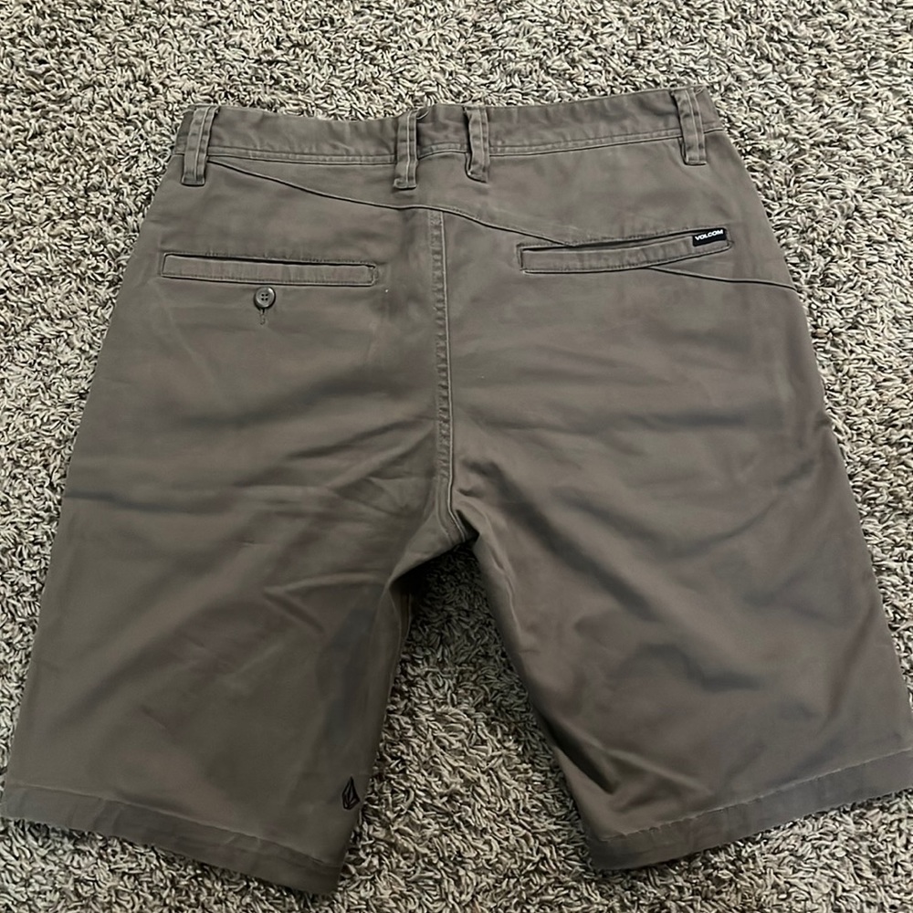 Volcom shorts size 31 mens brown